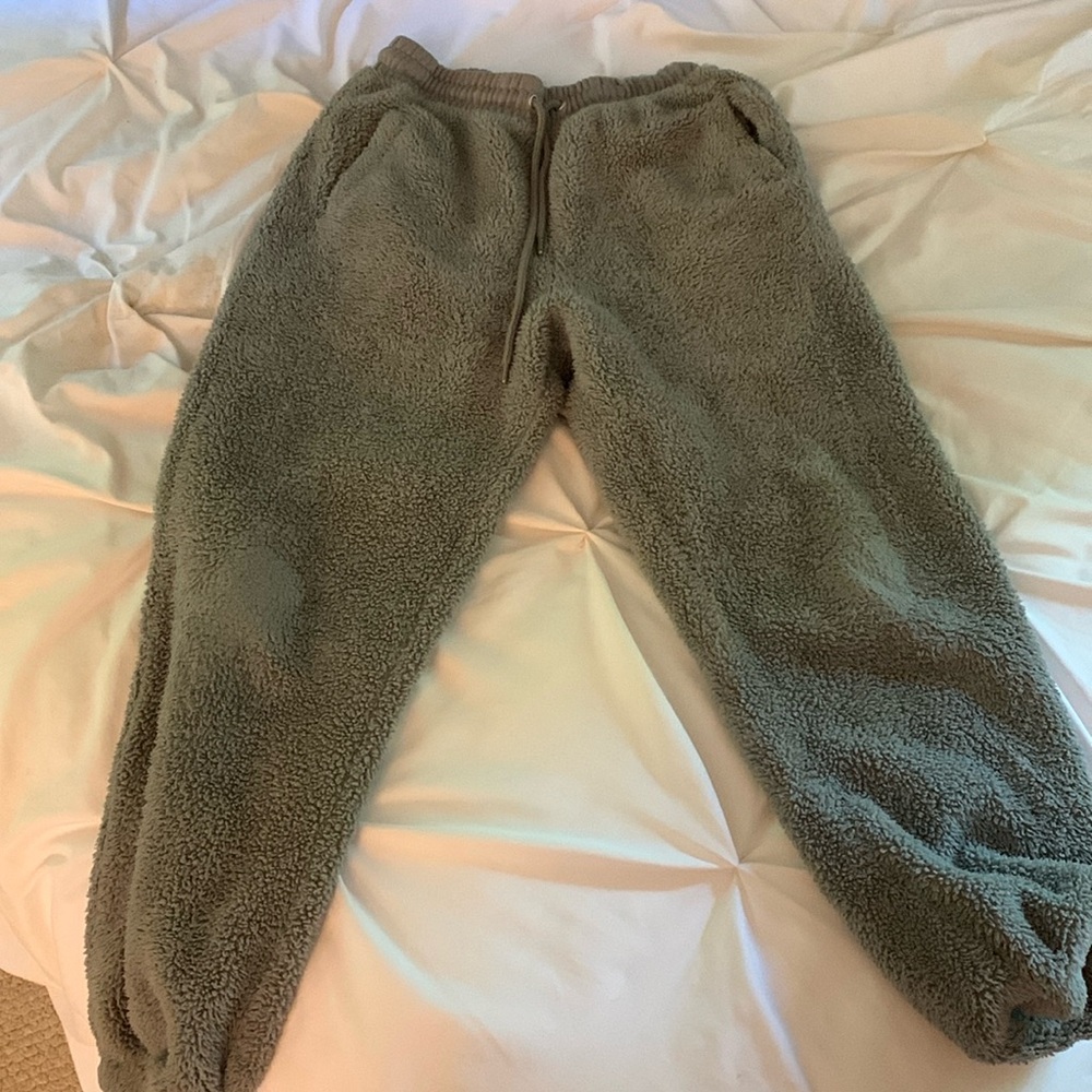 Fuzzy, gray lounge pants